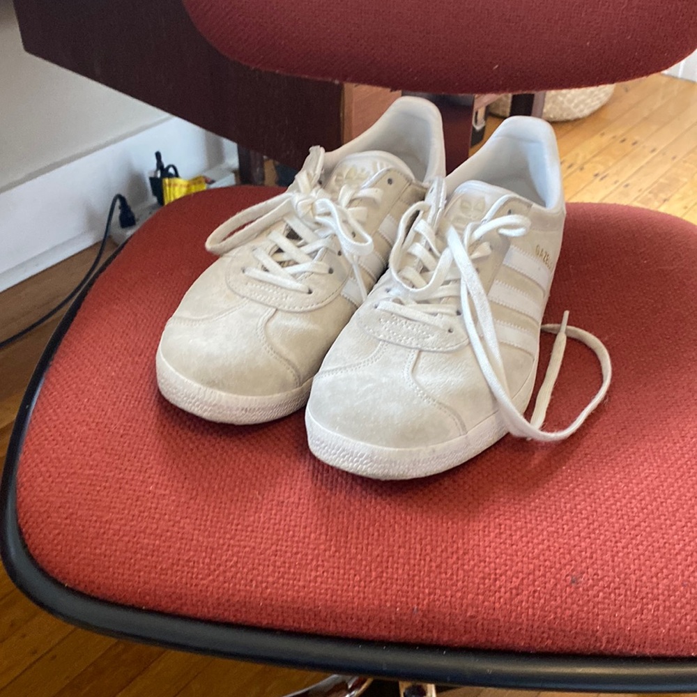 Creamy Adidas Gazelle’s 😢